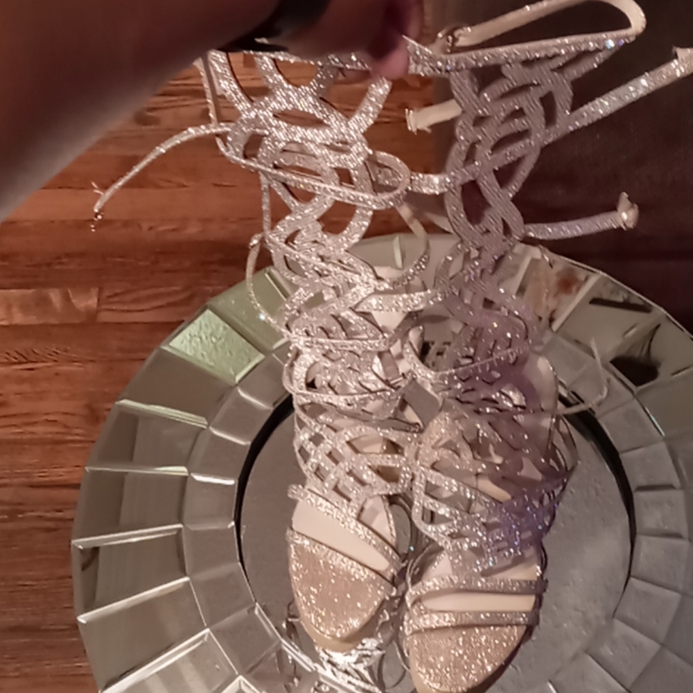 Heels - Picture 4 of 7